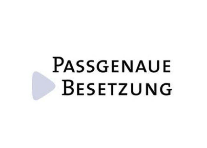 Auf weißem Grund ist das Logo der Initiative Passgenaue Besetzung zu sehen.