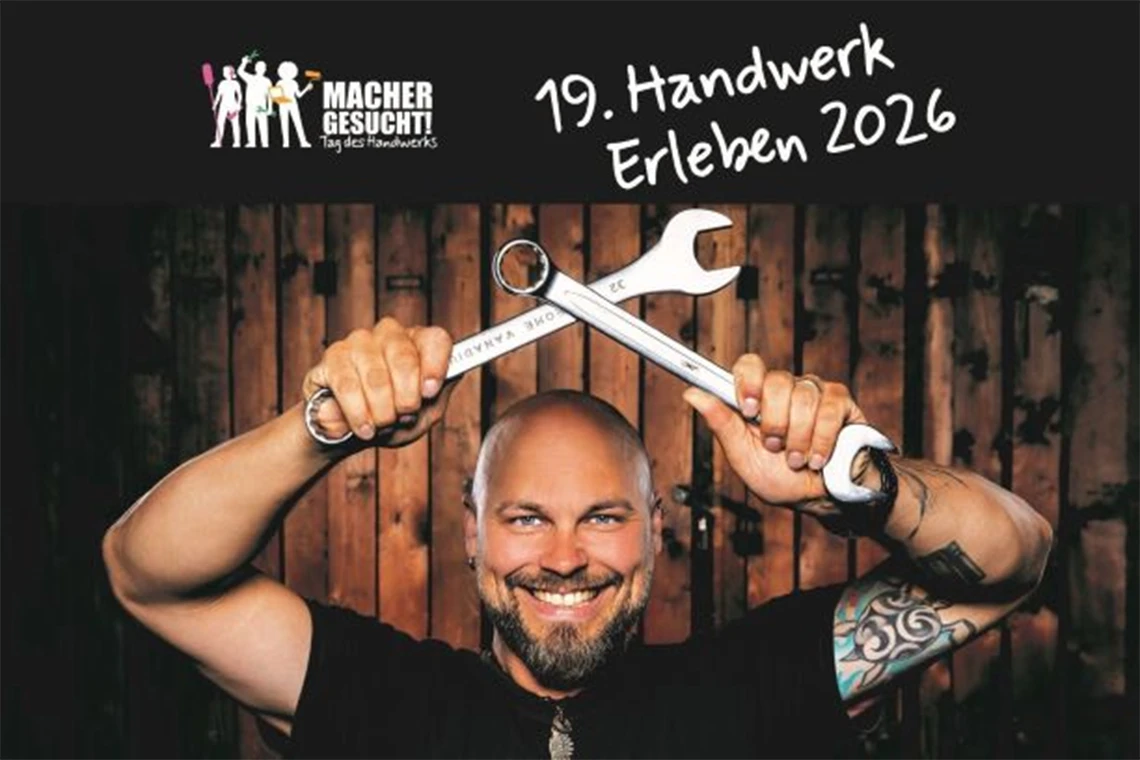 Handwerker hält Schraubenschlüssel über dem Kopf gekreuzt. Darüber steht "19. Handwerk Erleben 2026"