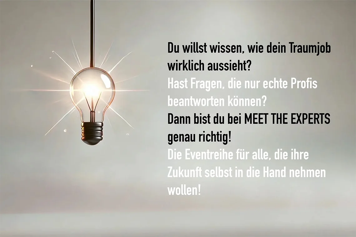 Leuchtende Glühbirne links und Text rechts auf hellem grauen Hintergrund